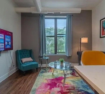 Stylish Friendly 3br Near Mccormick