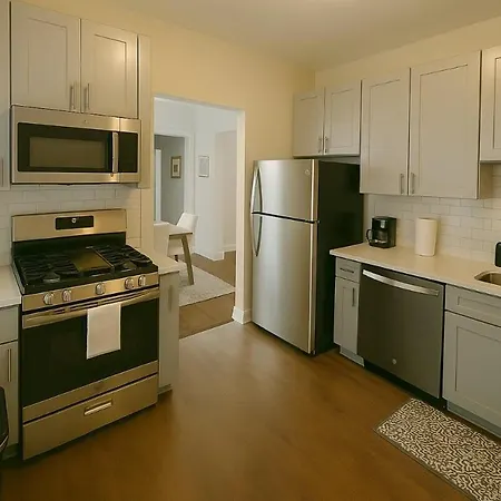 Spacious 1br With Washer Dryer Near Cta *