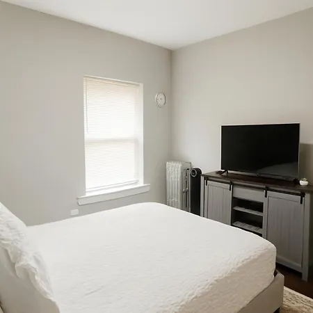 Charming 2br Near Cafes, Park & Cta