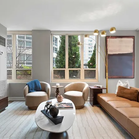 Apartment The Bernadin- Designer 3br Center With Balcony