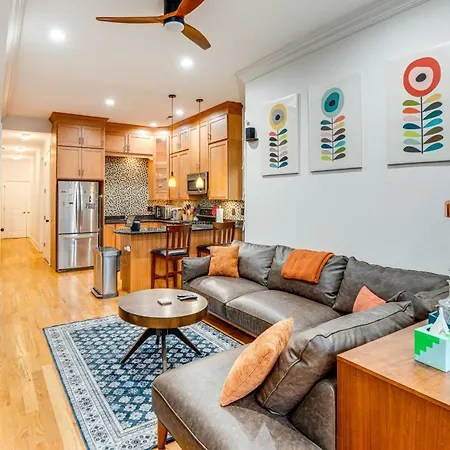 6 Mi To Dtwn: Dog-friendly W/ Hot Tub! Holiday home