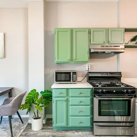 Logan Sq 4br - Free Parking - Near Nightlife & Dt Apartment Chicago