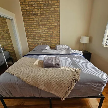 Apartment Two Bedroom West Loop