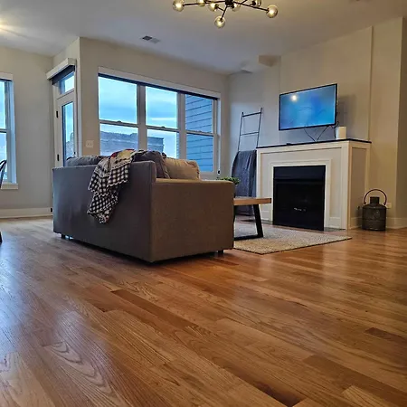 Apartment Updated 3 Bedroom Downtown Pilsen Chicago