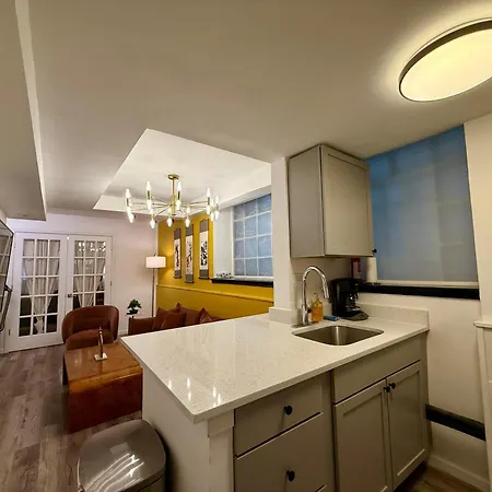Gold Coast 2br Near Oak Street Apartment Chicago
