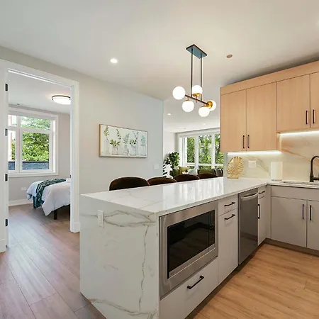Apartment Welcoming Month Long 2bd 2ba With Parking Chicago