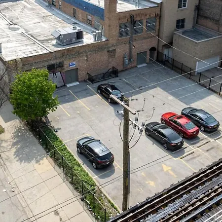 Apartment Spacious 3br 420-friendly | Mccormick & Uic Campus *