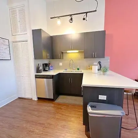 Smoke Ok 2br Retreat Near Mccormick Chicago