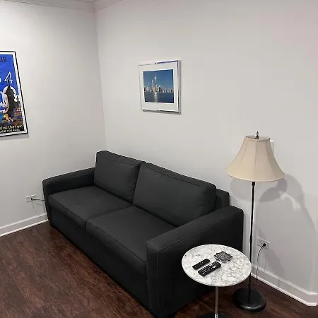 Apartment Updated 1 Bedroom In The Location!