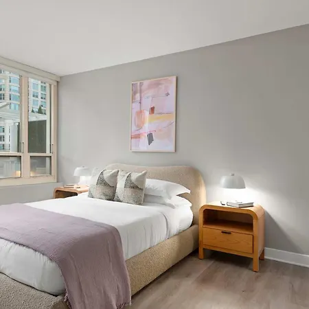 The Bernadin- Designer 3br Center With Balcony Apartment *