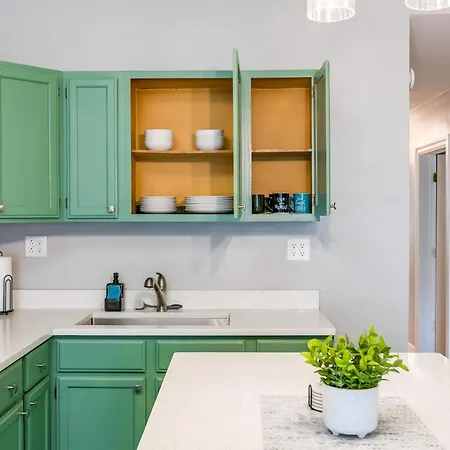 Logan Sq 4br - Free Parking - Near Nightlife & Dt