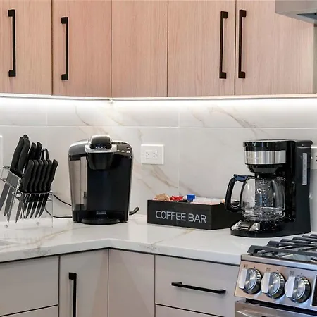 Apartment Welcoming Month Long 2bd 2ba With Parking *