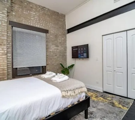 Apartment Luxury 5br South Loop, Mccormick Place, Pool Table