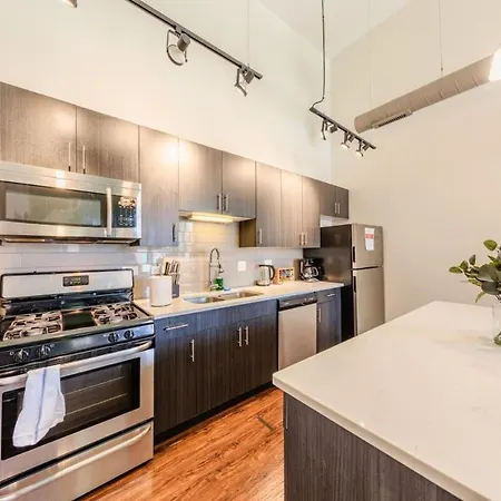 Smoke Ok 3br Oasis Near Uic, Mccormick Place * Chicago