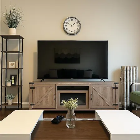 Spacious 1br With Washer Dryer Near Cta Apartment Chicago