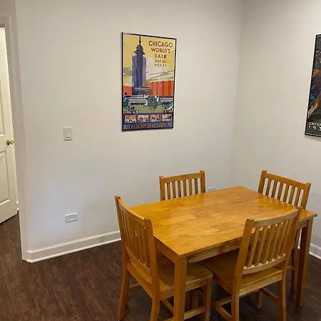 Apartment Updated 1 Bedroom In The Location! *