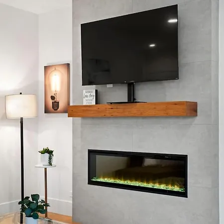 Comfy 3-bd Near United Center With Balcony Apartment