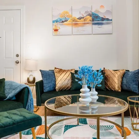 Apartment 15 Mins Dt Humboldtpark Gem Sleeps 8 Freepark Chicago