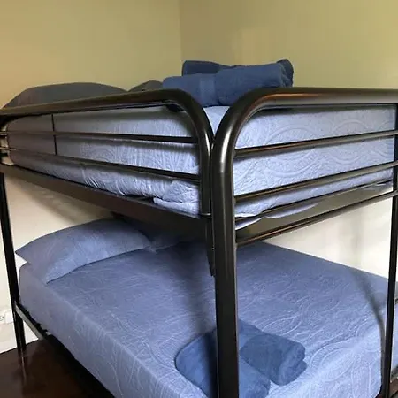 North Spacious Apartment Chicago