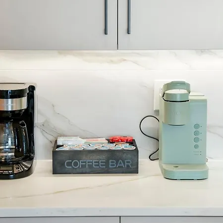 Apartment Modern By Med District With Parking & Laundry Chicago