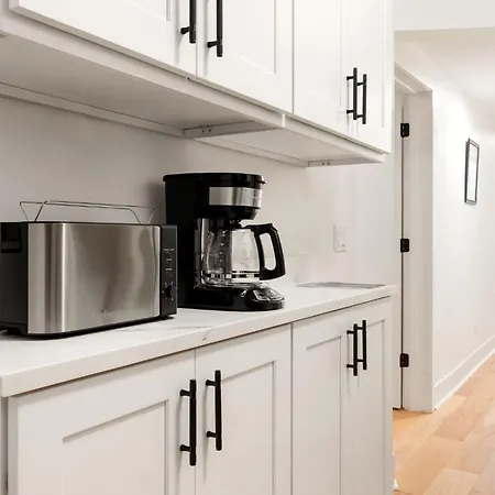 Steps From Wrigley Field And Michigan Apartment *