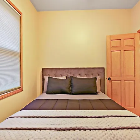 2 Bed Near Ohare - Free Garage Parking - Quiet * Chicago