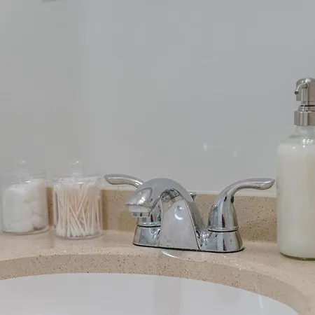Spacious 3br 420-friendly | Mccormick & Uic Campus Apartment Chicago