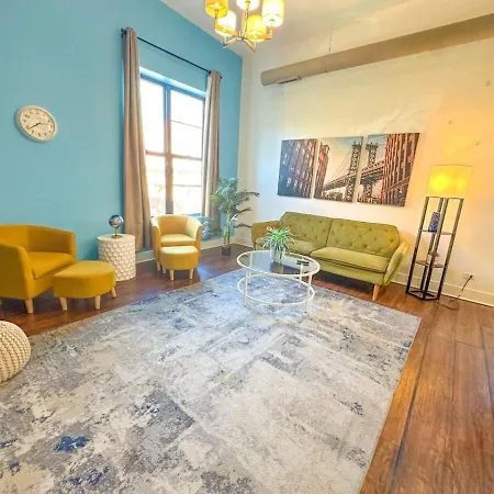 Mccormick Place 3br/2ba/optional Parking Apartment