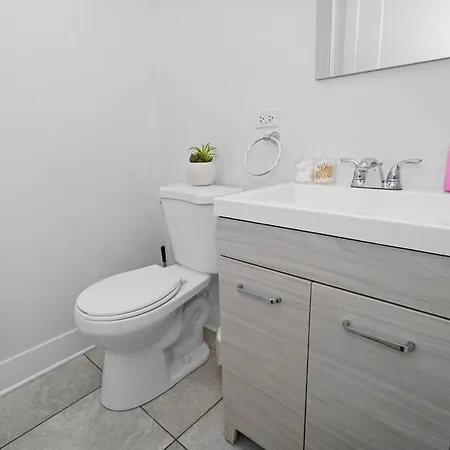 Apartment Cozy Smoke Ok 3br Near Mccormick Chicago