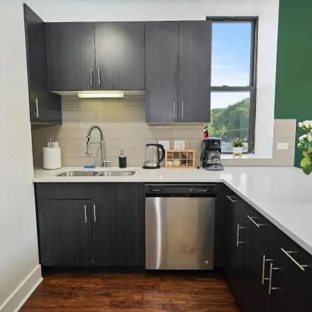 Spacious 3br Retreat Near Mccormick Place Apartment