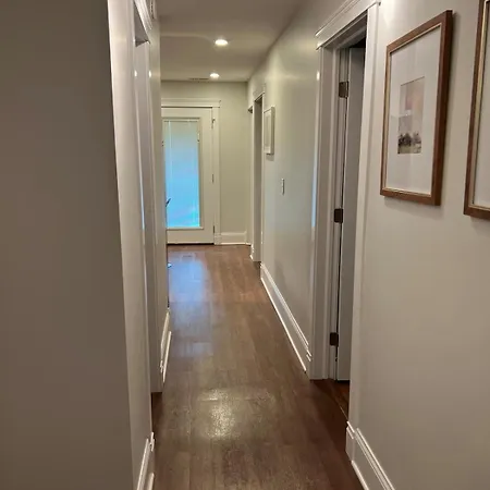 Apartment Inner-city Experience, Next Stop!