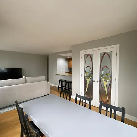 River North Magnificent Mile Condo, And Views, 43rd Floor Corner, Parking Included!