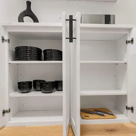 Apartment In Wrigley Close To The Field & Food *
