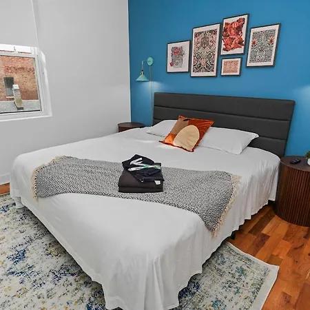 Pilsen 6br Getaway With Game Room, Gym & Paid Parking Near Soldier Field & Mccormick Place *