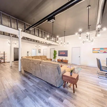 Luxury 5br W/ King Bed & Pool Table Near Chinatown *