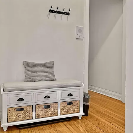 3br Spacious In - Newgard Rep *