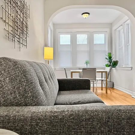 3br Spacious In - Newgard Rep Apartment Chicago