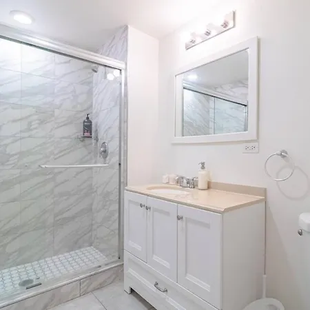 Spacious 3br 420-friendly | Mccormick & Uic Campus