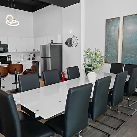 Apartment Spacious 6br Group Unit Near Mccormick & Lakefront