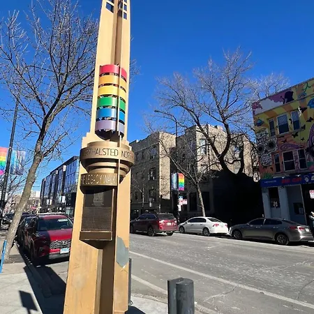 Private 2br 2ba Heart Of Boystown Walk To Wrigley Apartment *