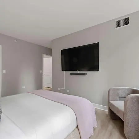 The Bernadin- Designer 3br Center With Balcony Apartment *