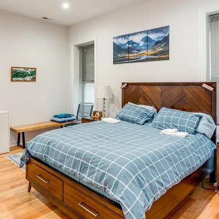 6 Mi To Dtwn: Dog-friendly W/ Hot Tub! * Chicago