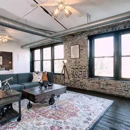 Spacious 4br Near Mccormick & Soldier Field Apartment