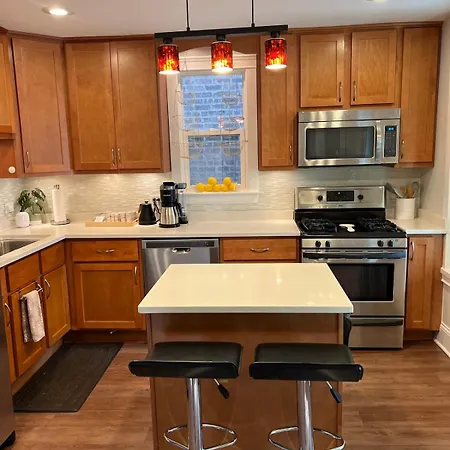 Inner-city Experience, Next Stop! Apartment Chicago