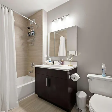 The Bernadin- Designer 3br Center With Balcony *