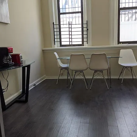 Downtown Vintage Apartment *