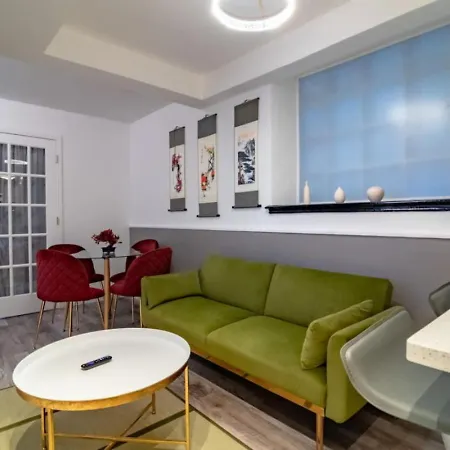 Gold Coast 2br Near Oak Street * Chicago