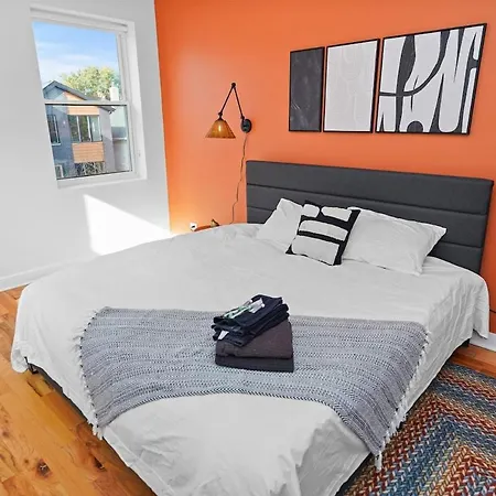 Apartment Modern 4br Pilsen Retreat Near Illinois Medical District & Downtown
