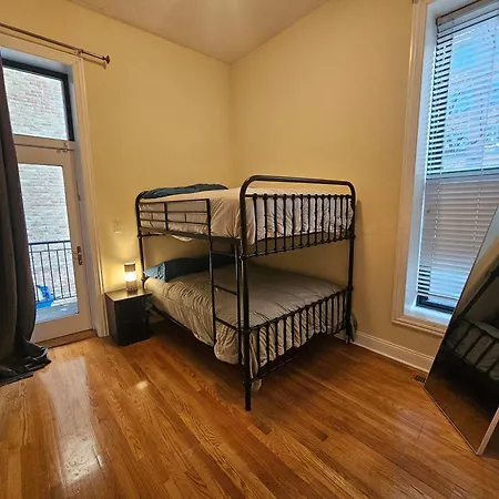Apartment Gold Coast Downtown Sleeps 20 *
