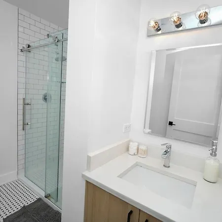 Large 4br Cozy Near Field Museum & Mccormick Chicago
